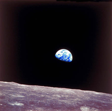 Apollo-8-view-of-earth.jpg